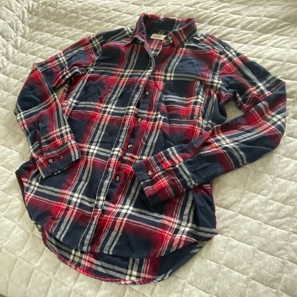 Hollister red white blue plaid flannel button up long sleeve shirt